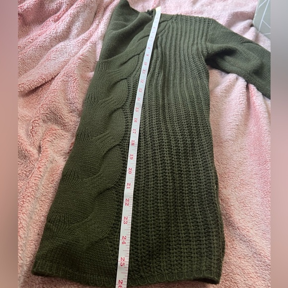 #224 Green knitted sweater - Picture 3 of 5